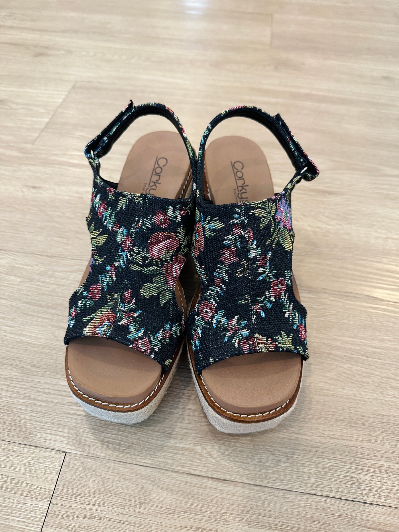 Corkys Brocade - Black