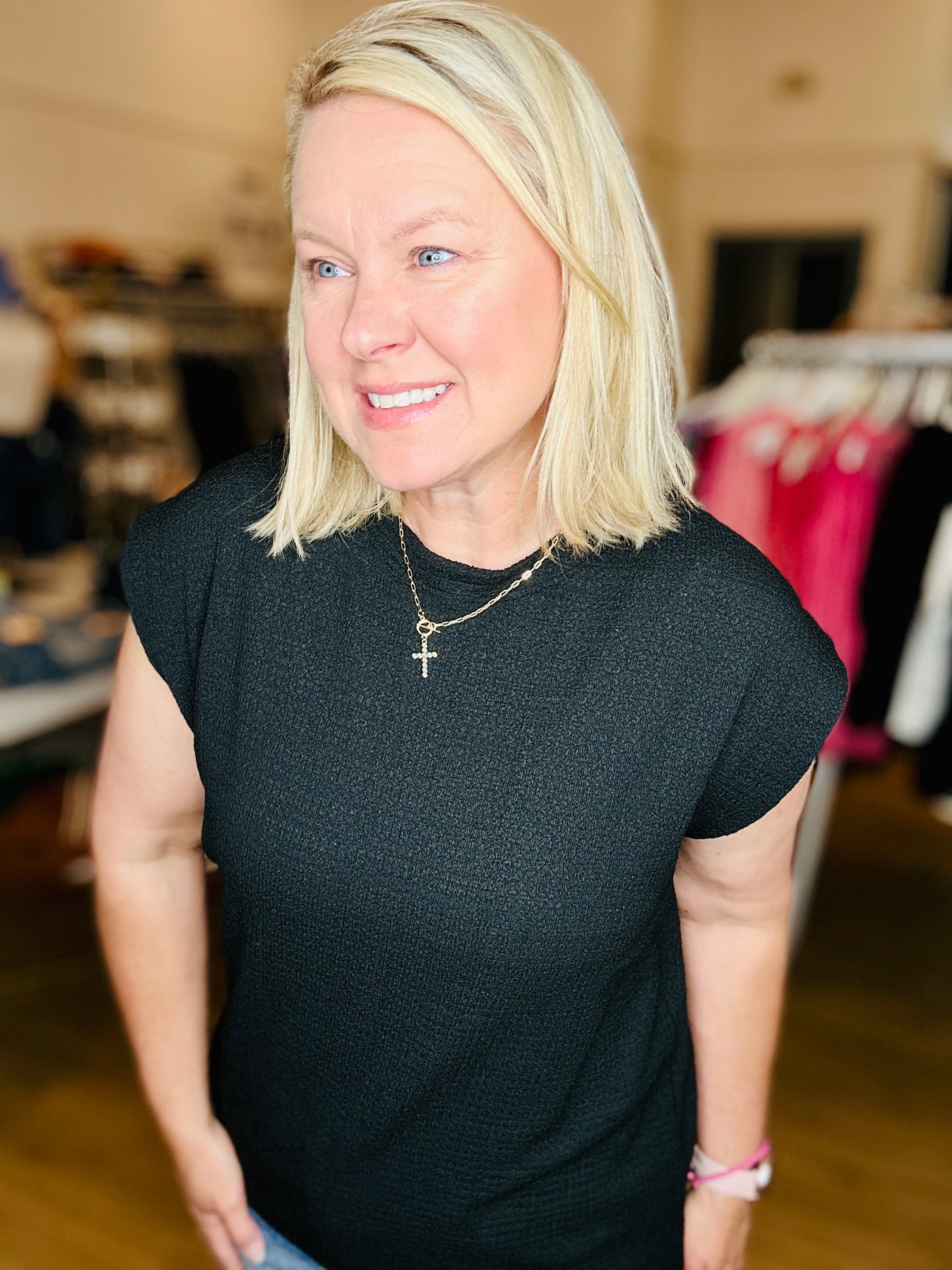 Round Neck Crinkle Cap Sleeve - Black