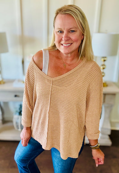 Lightweight V-Neck 3/4 Sleeve Top - Taupe