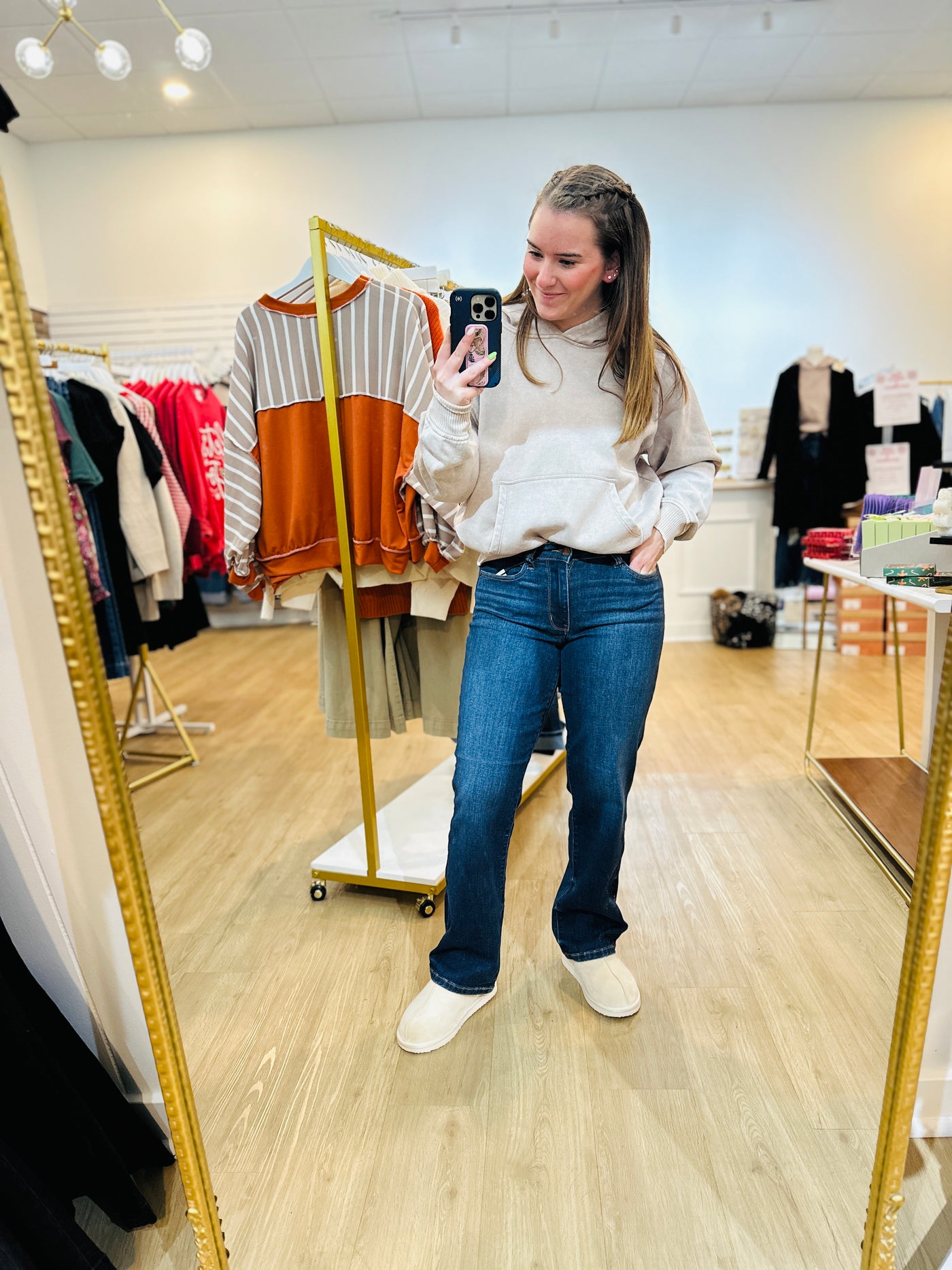 Judy Blue - Mid Rise Straight Length Jeans