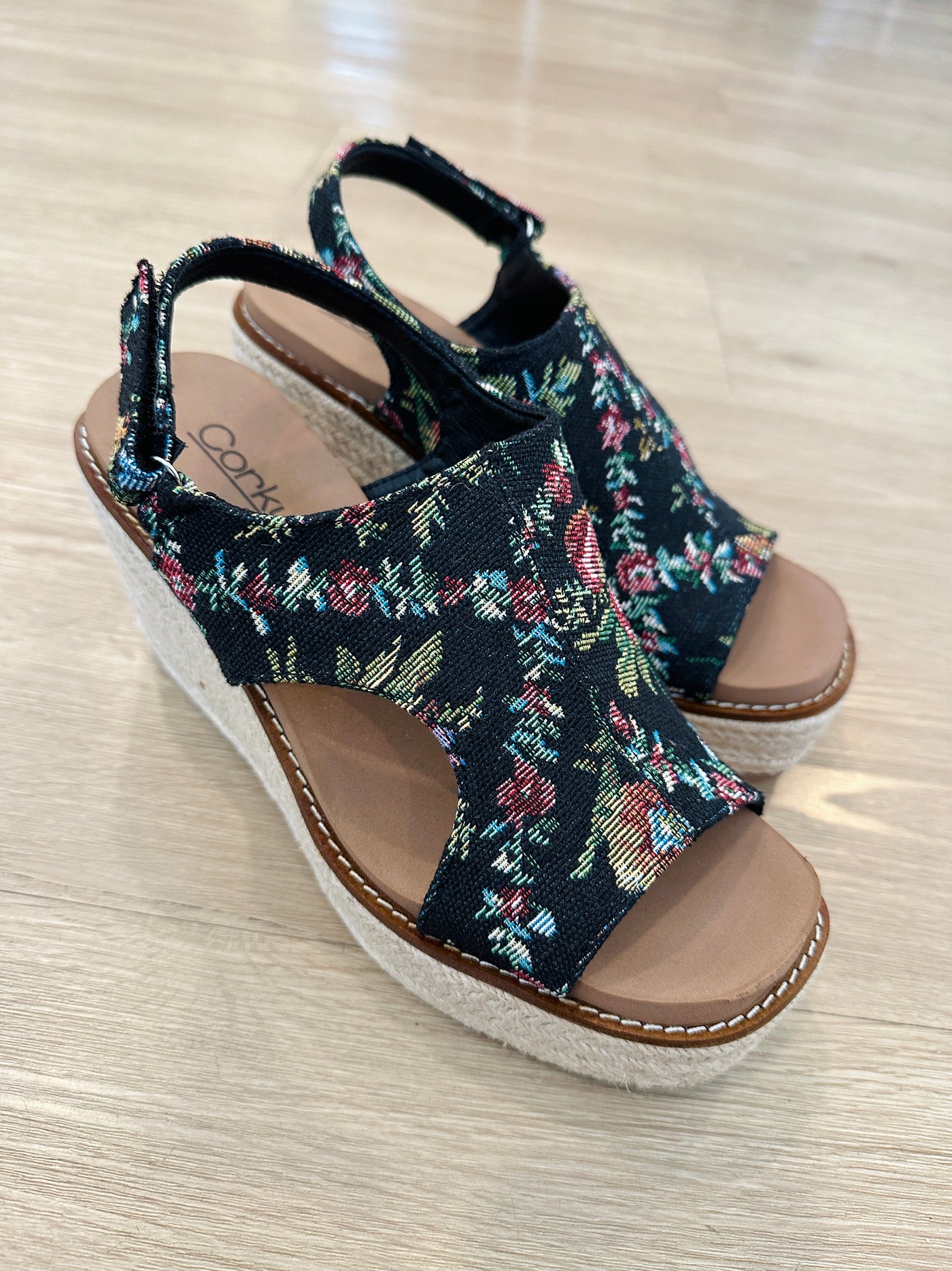 Corkys Brocade - Black