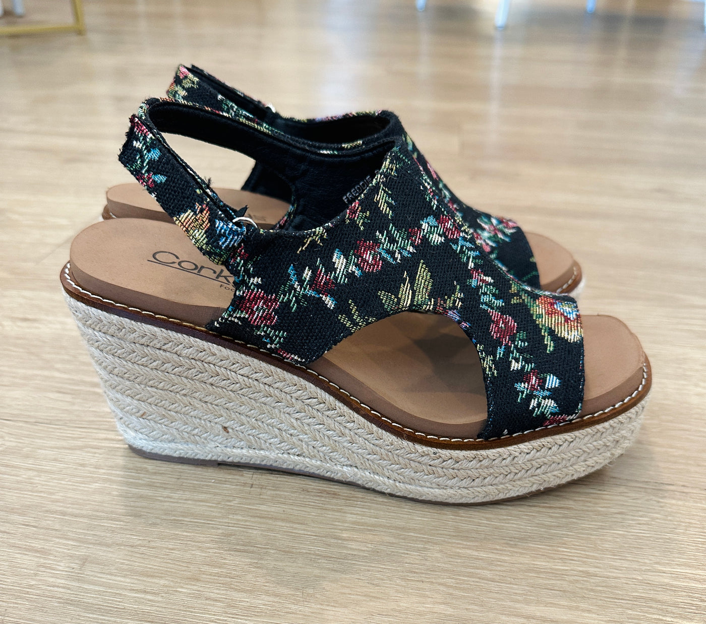 Corkys Brocade - Black