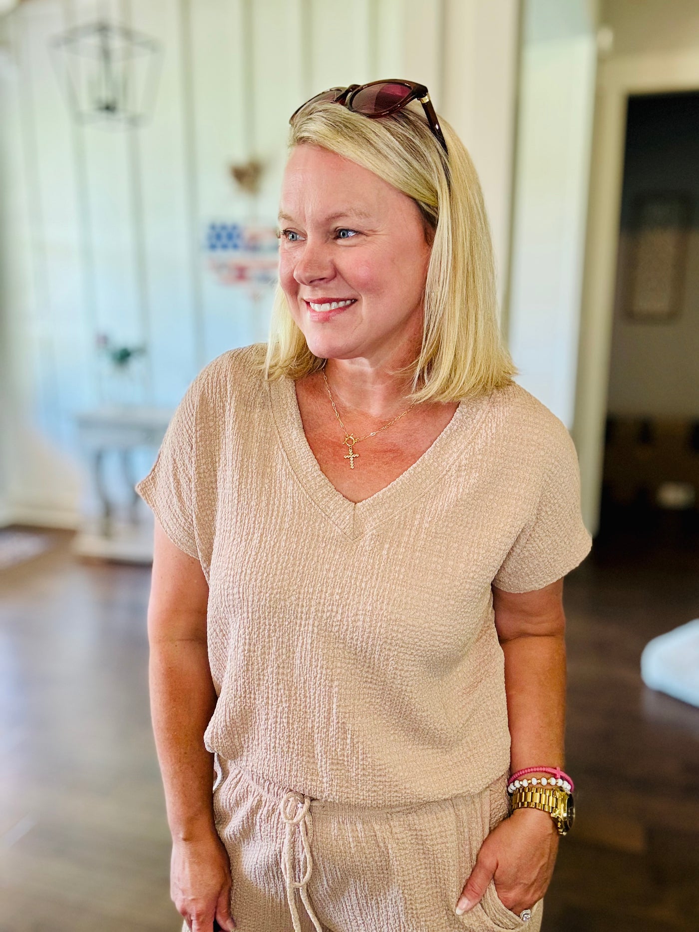 V-Neck Crinkle Short Sleeve - Tan