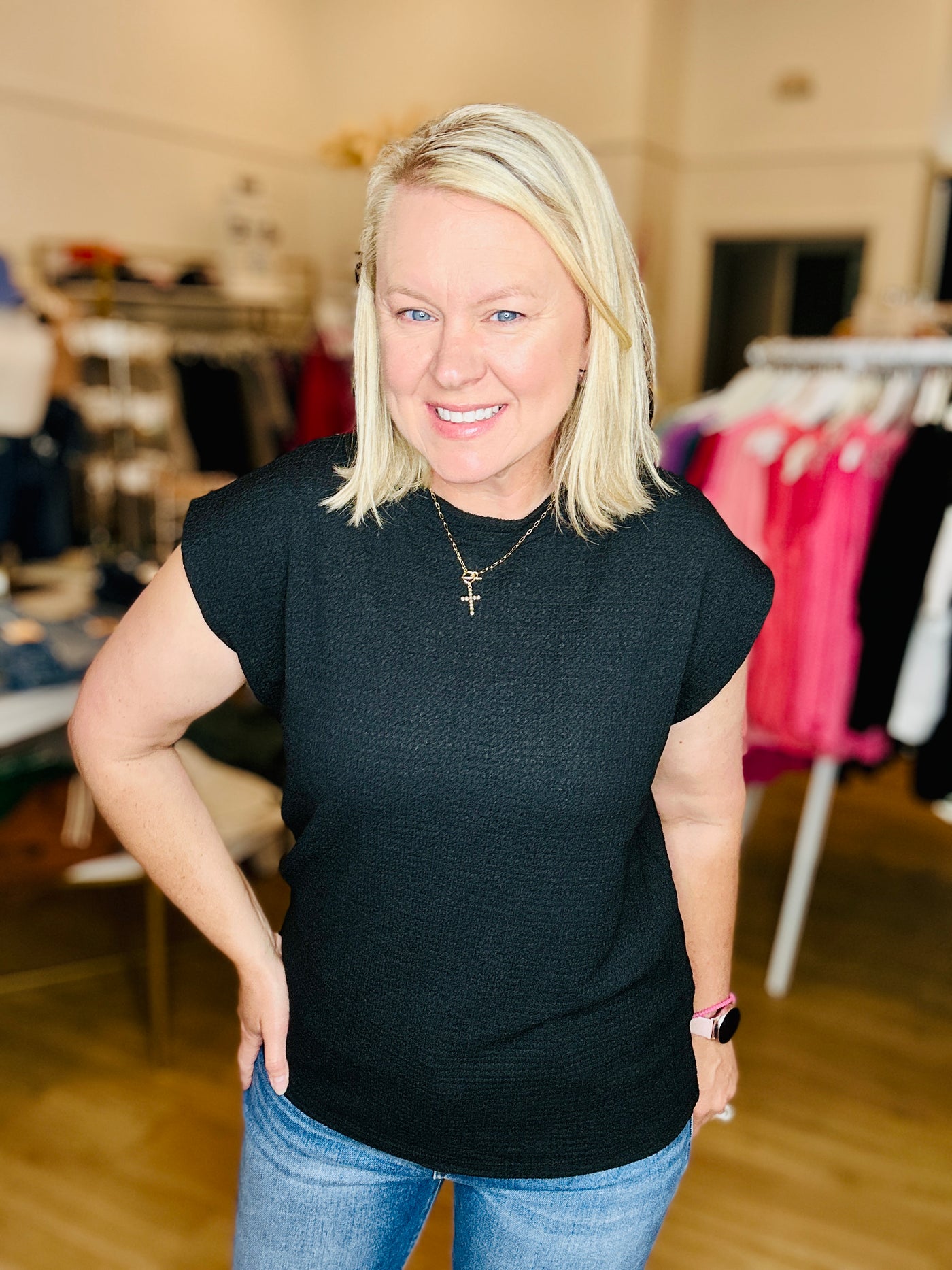 Round Neck Crinkle Cap Sleeve - Black