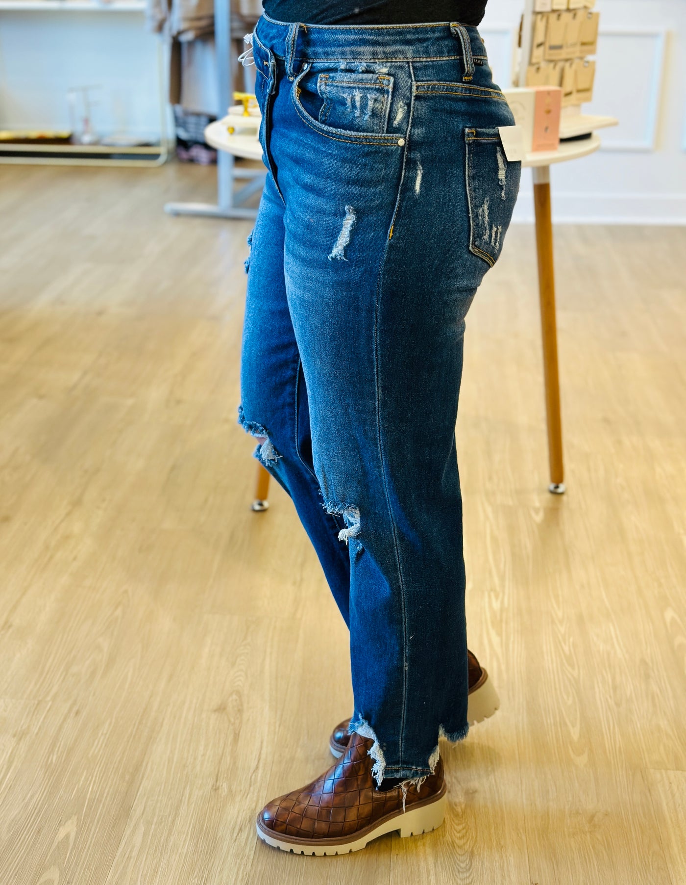 High Rise Crossover Girlfriend Jeans - Risen