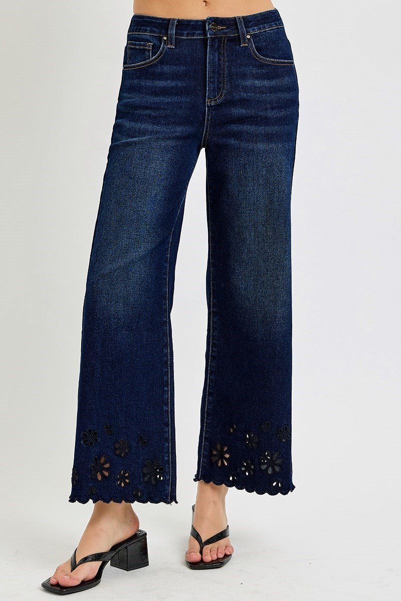 Risen - Crop Cut Out Jeans