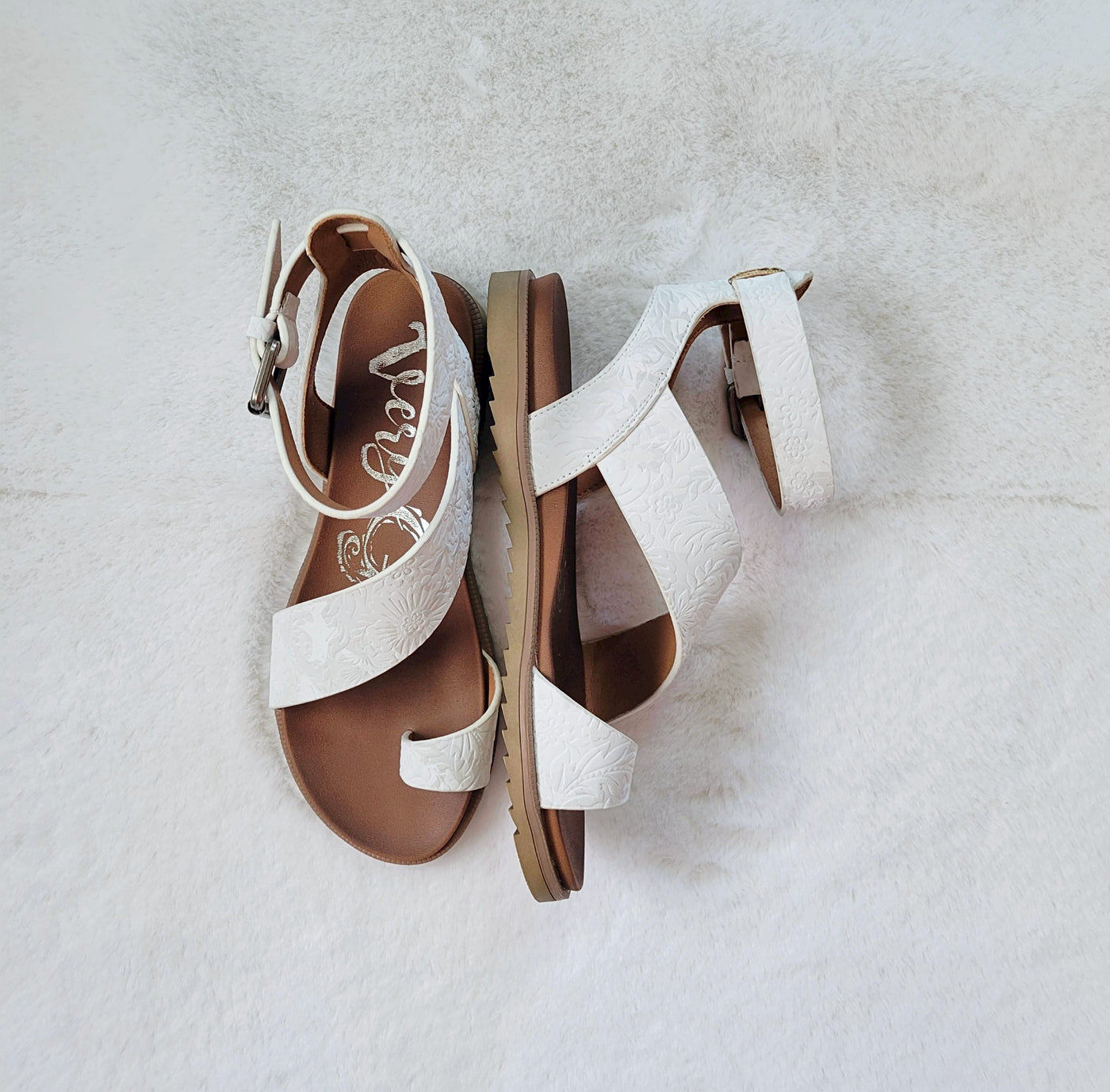 Very G - Steffy Tooled White Sandals